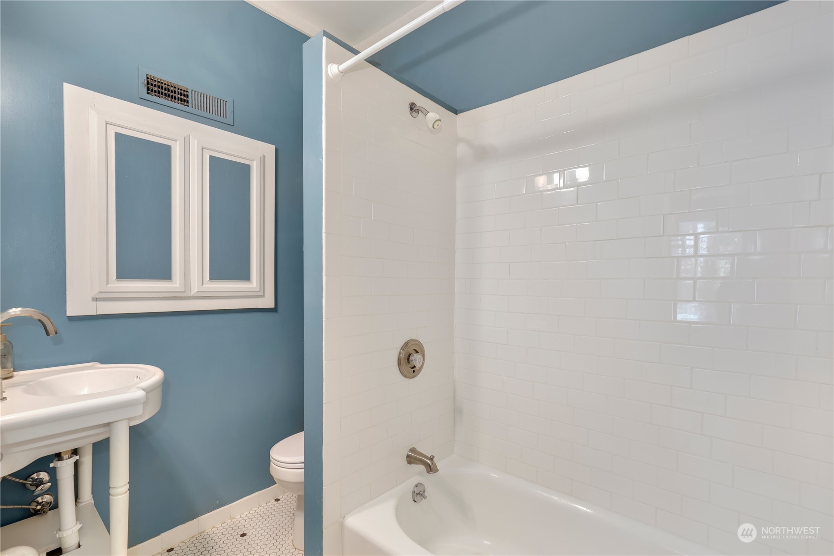 1107 E Denny Way Unit: B7