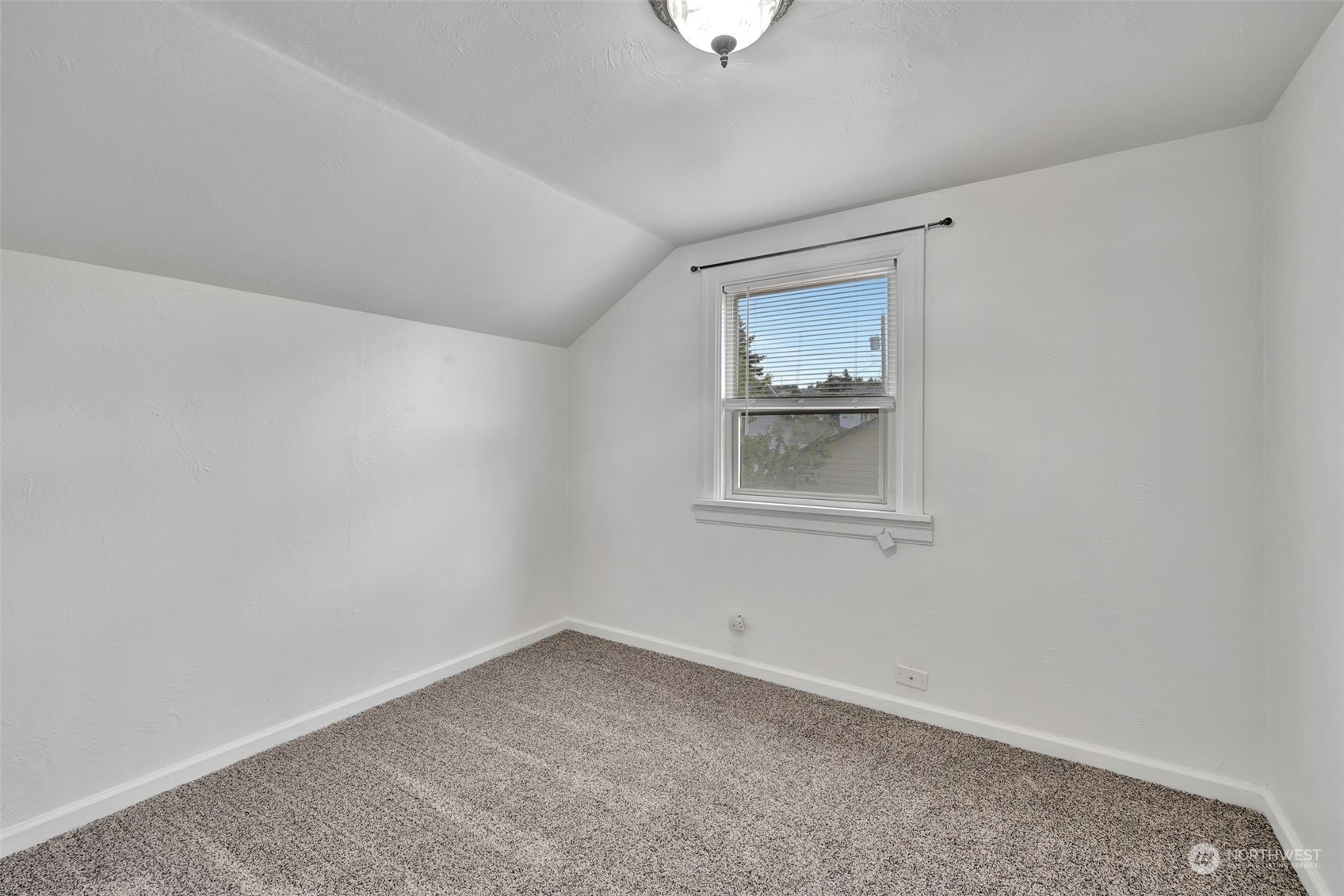 916 E 5th Street