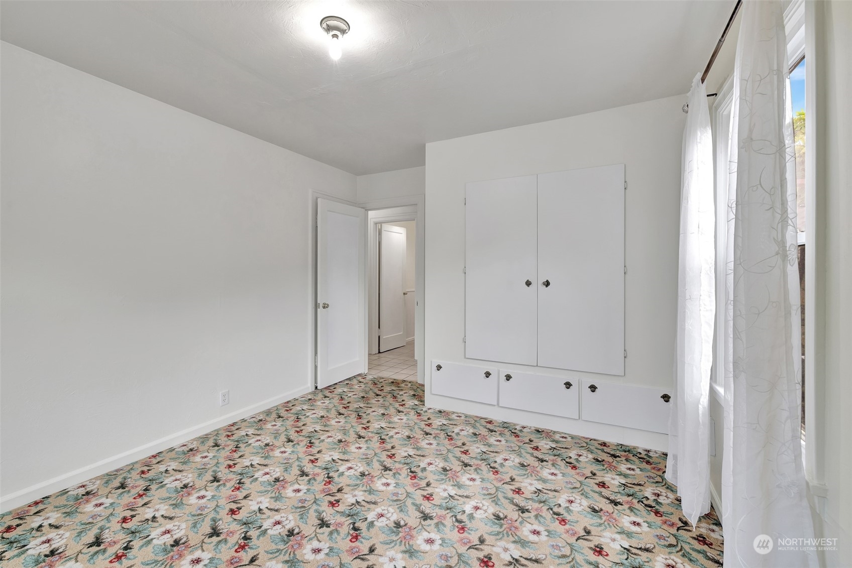916 E 5th Street