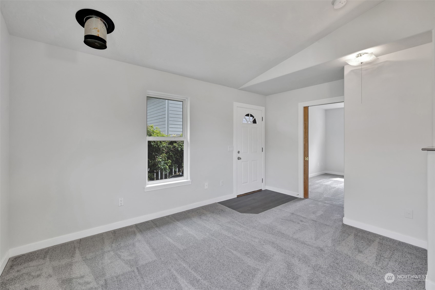916 E 5th Street