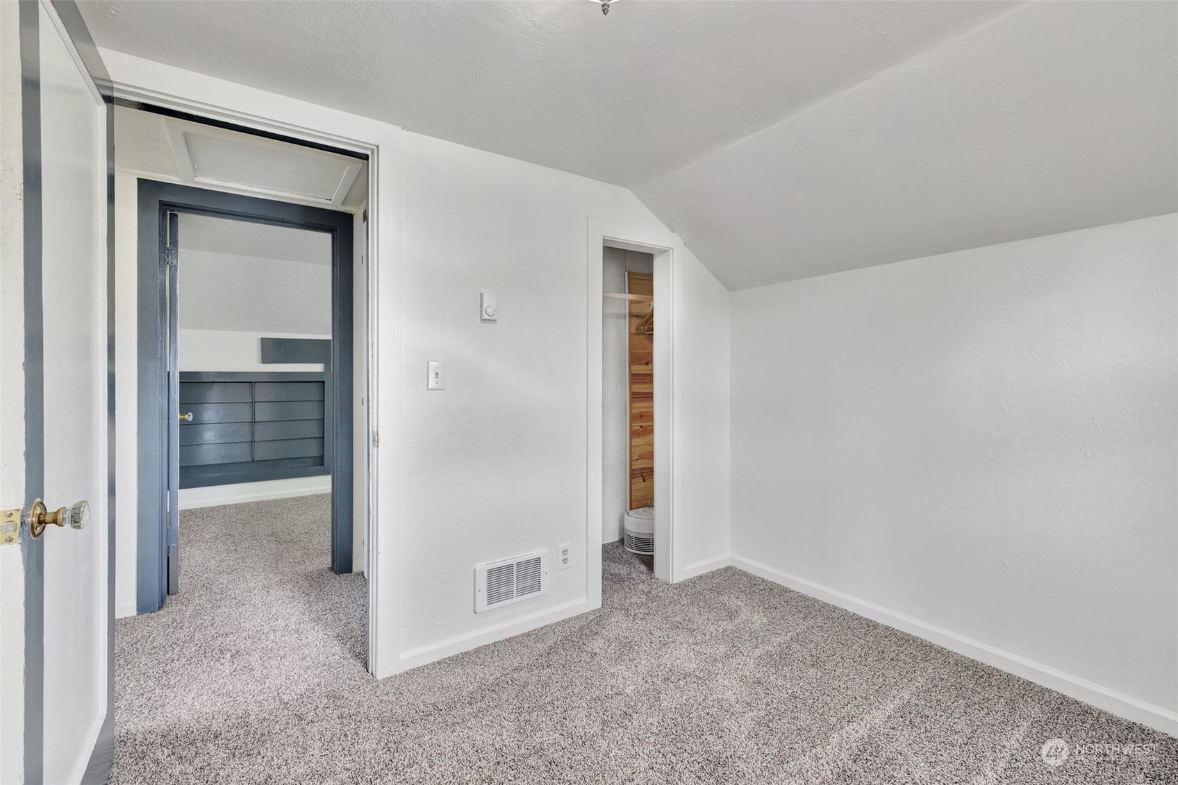 916 E 5th Street