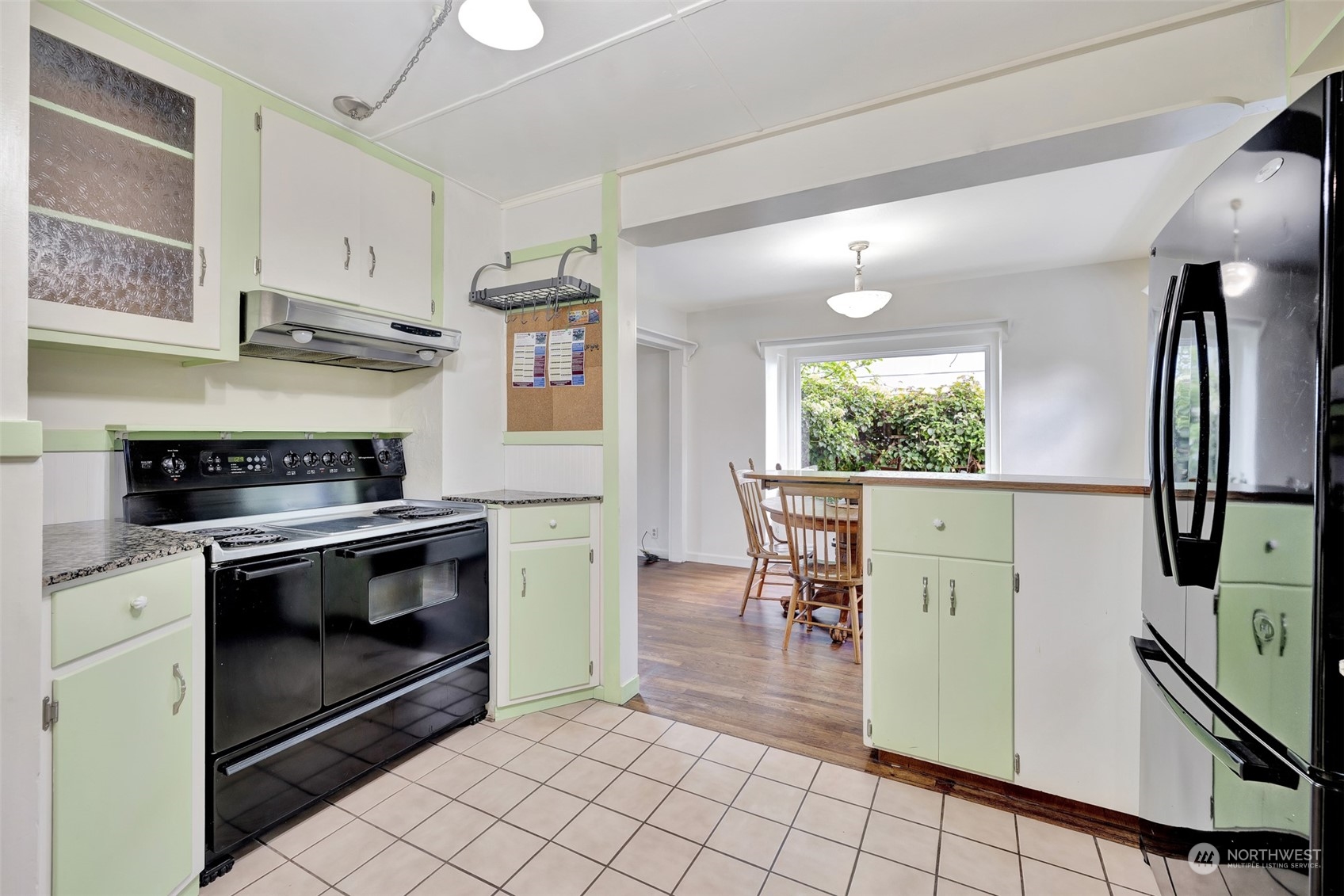 916 E 5th Street