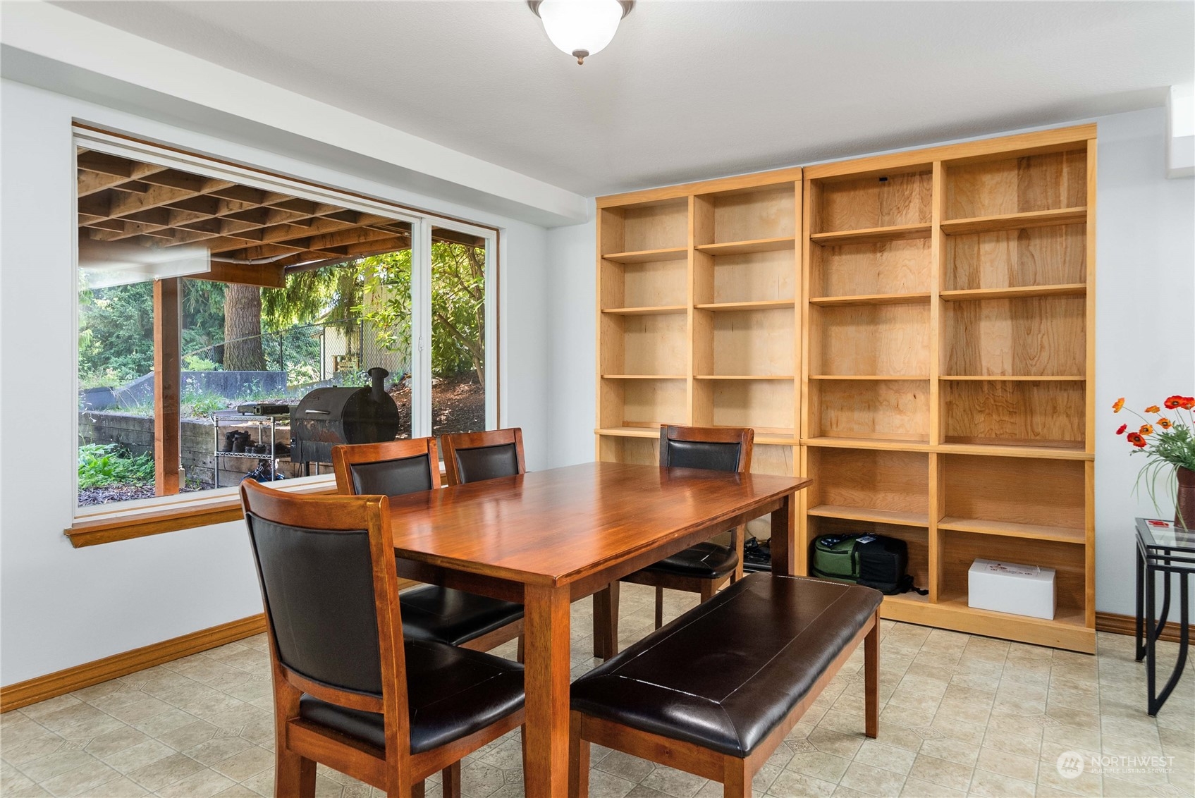 7211 Beverly Blvd
