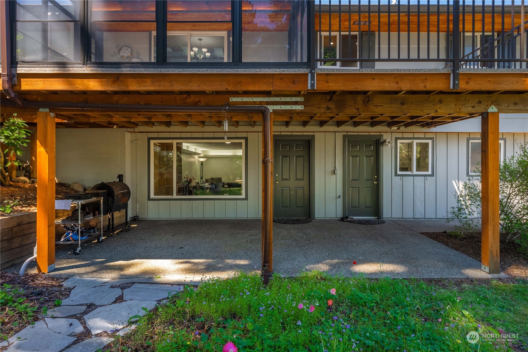 7211 Beverly Blvd