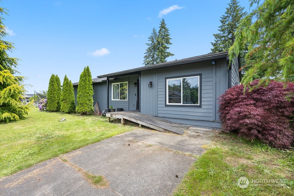 325 Cedar Court