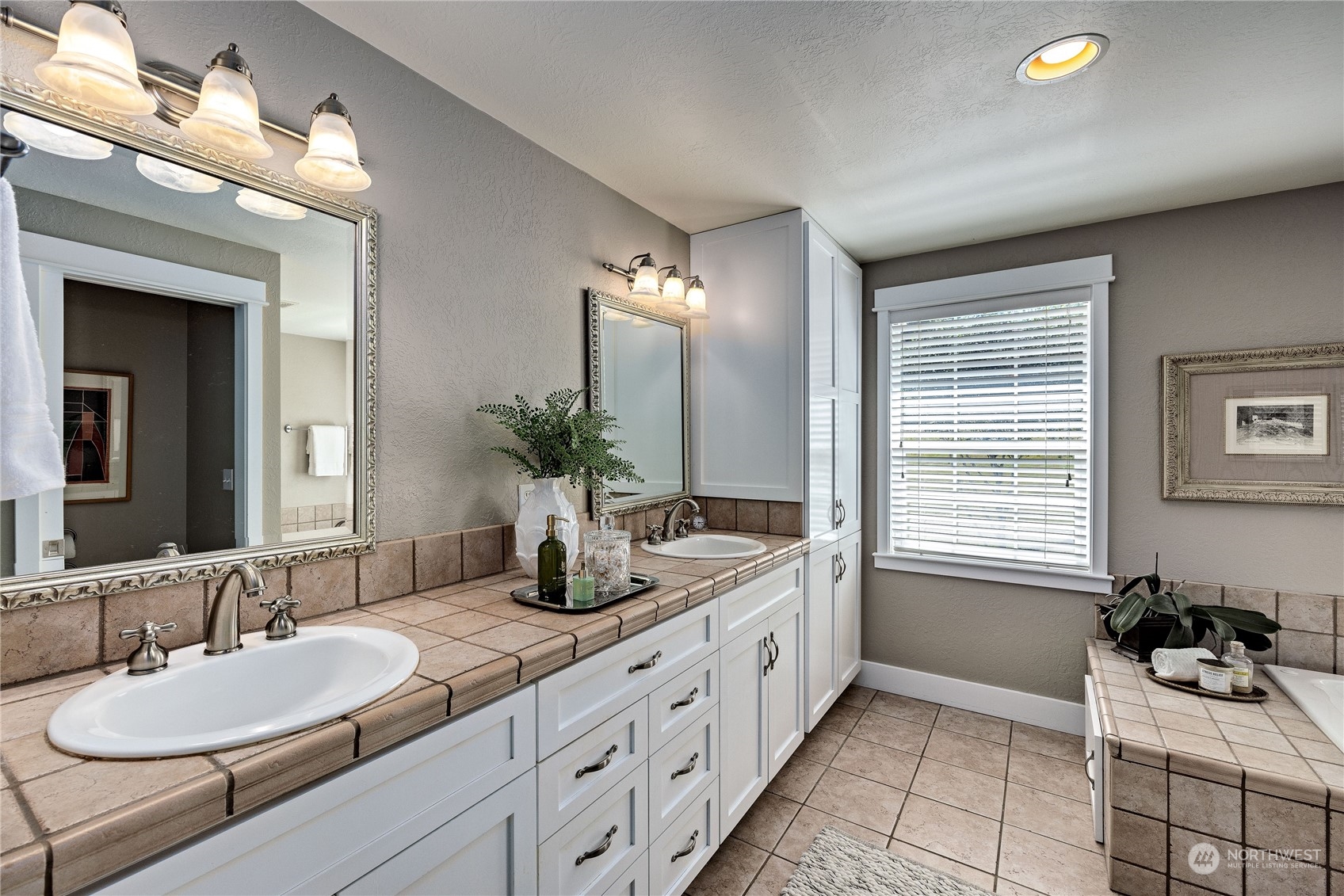 12894 NE MARY LOU Lane