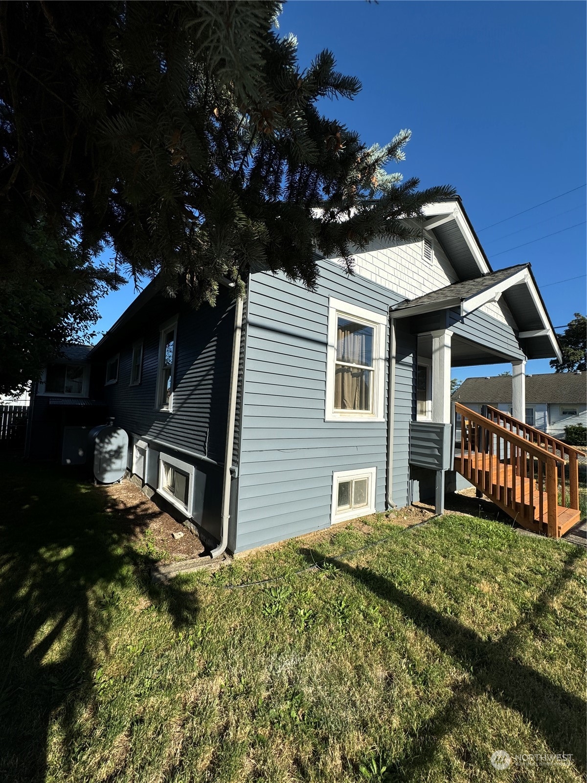 802 Broadway Avenue
