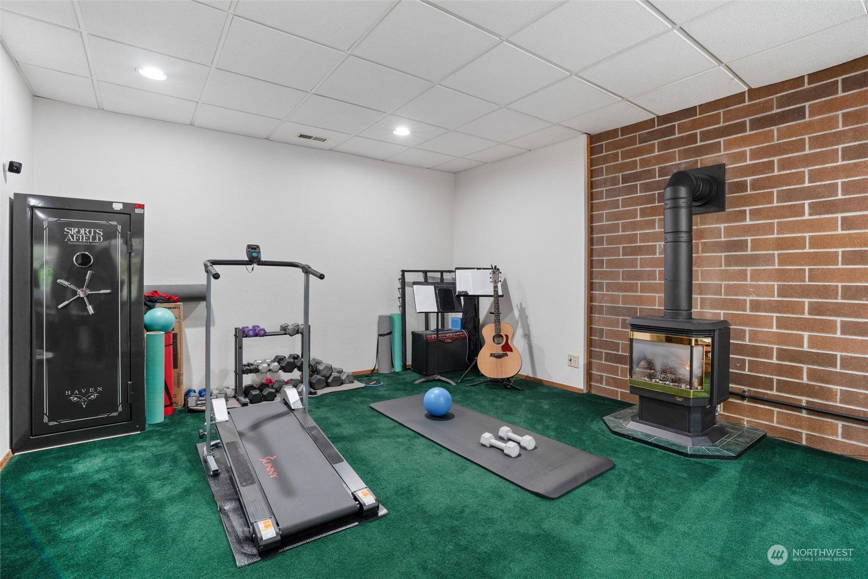 1655 NW Hidden Place