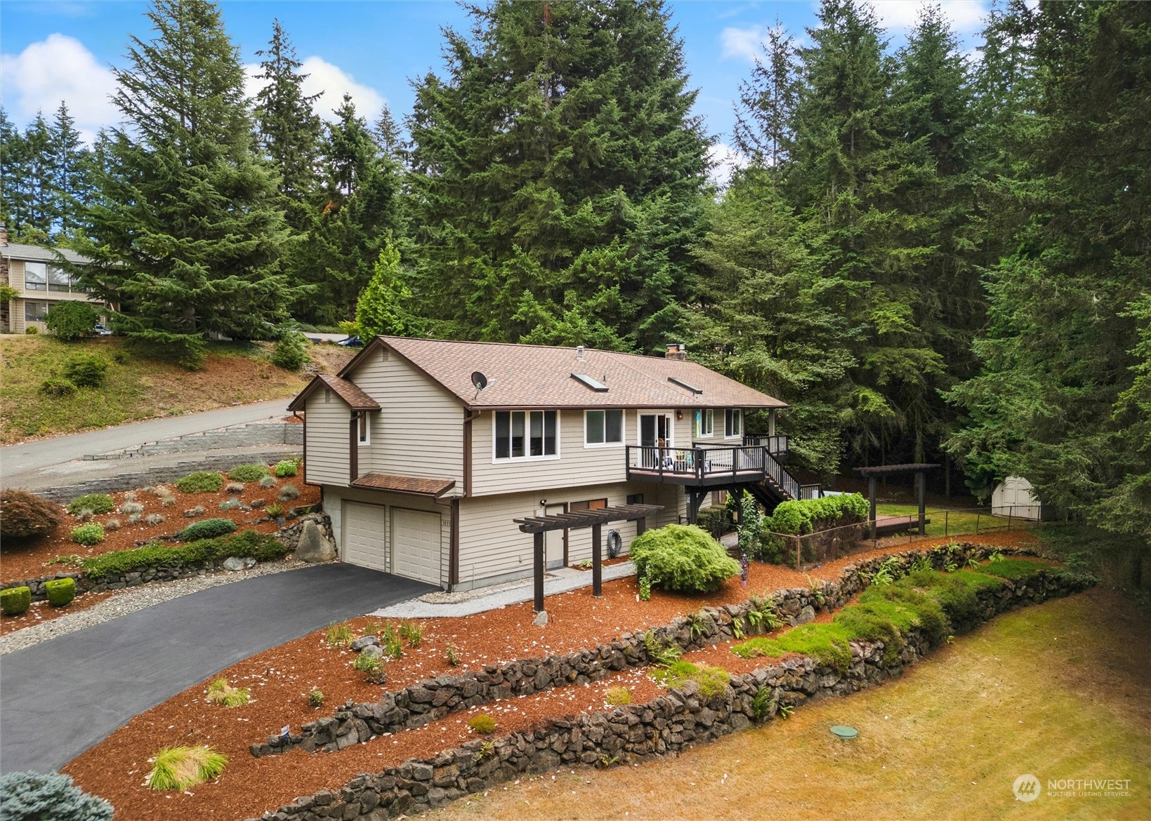 1655 NW Hidden Place