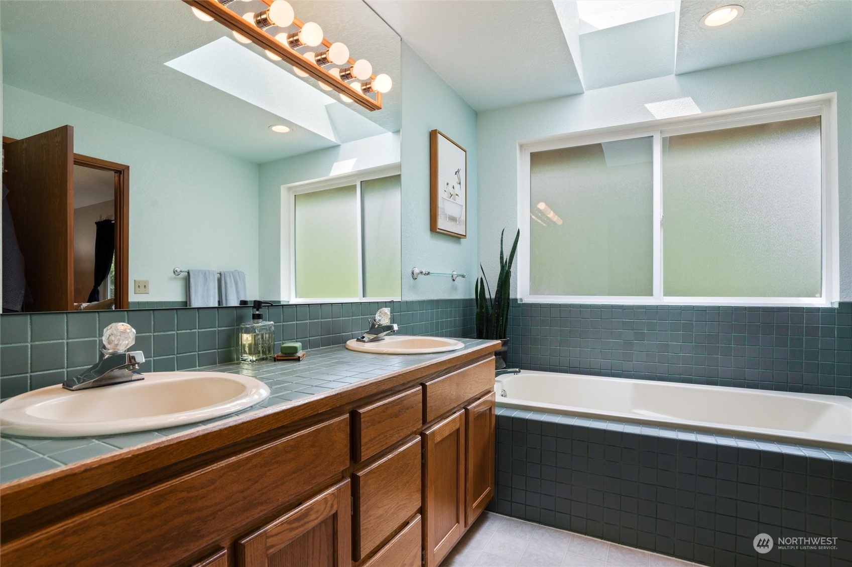 1655 NW Hidden Place