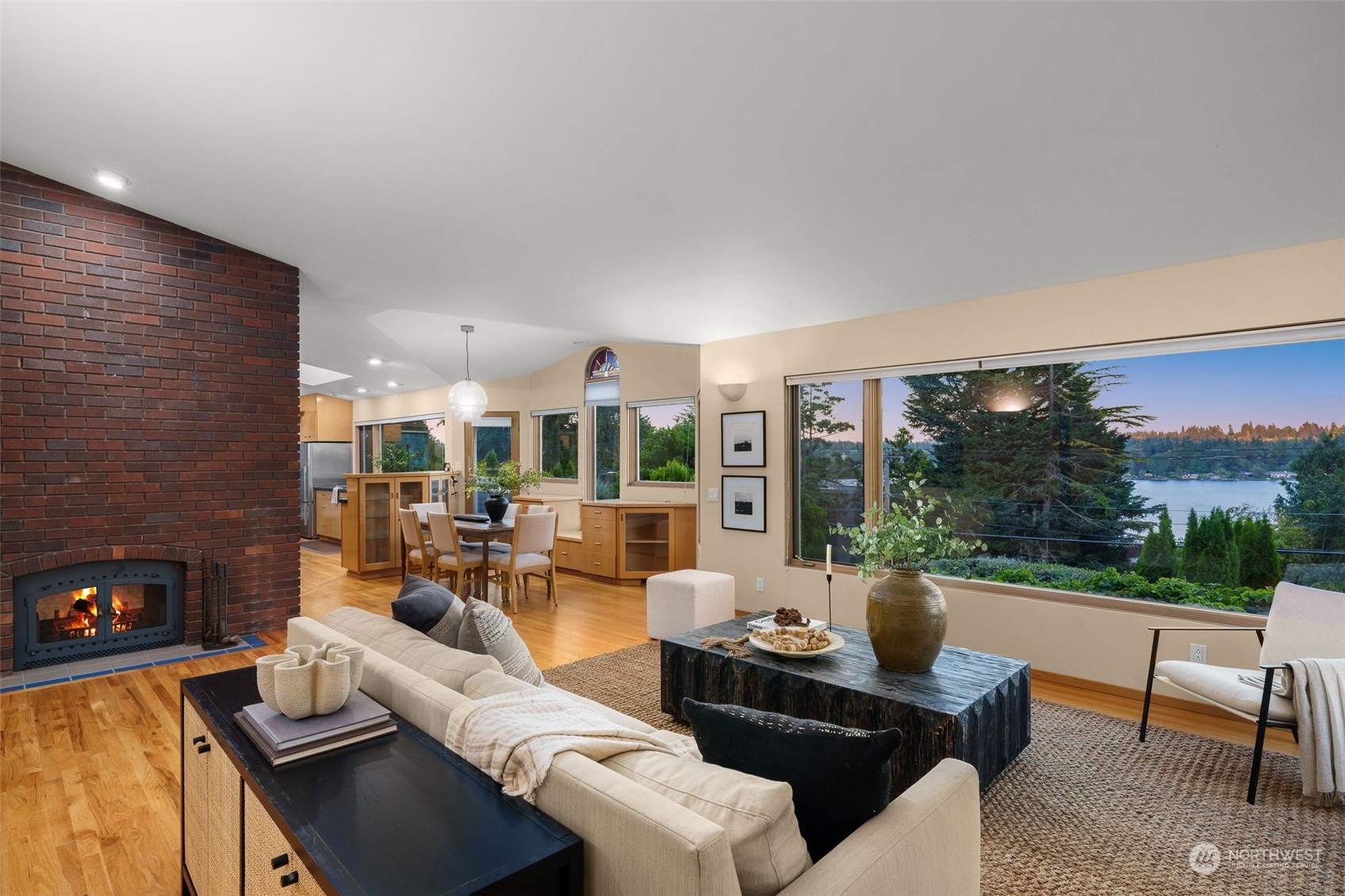 8538 NE Juanita Drive