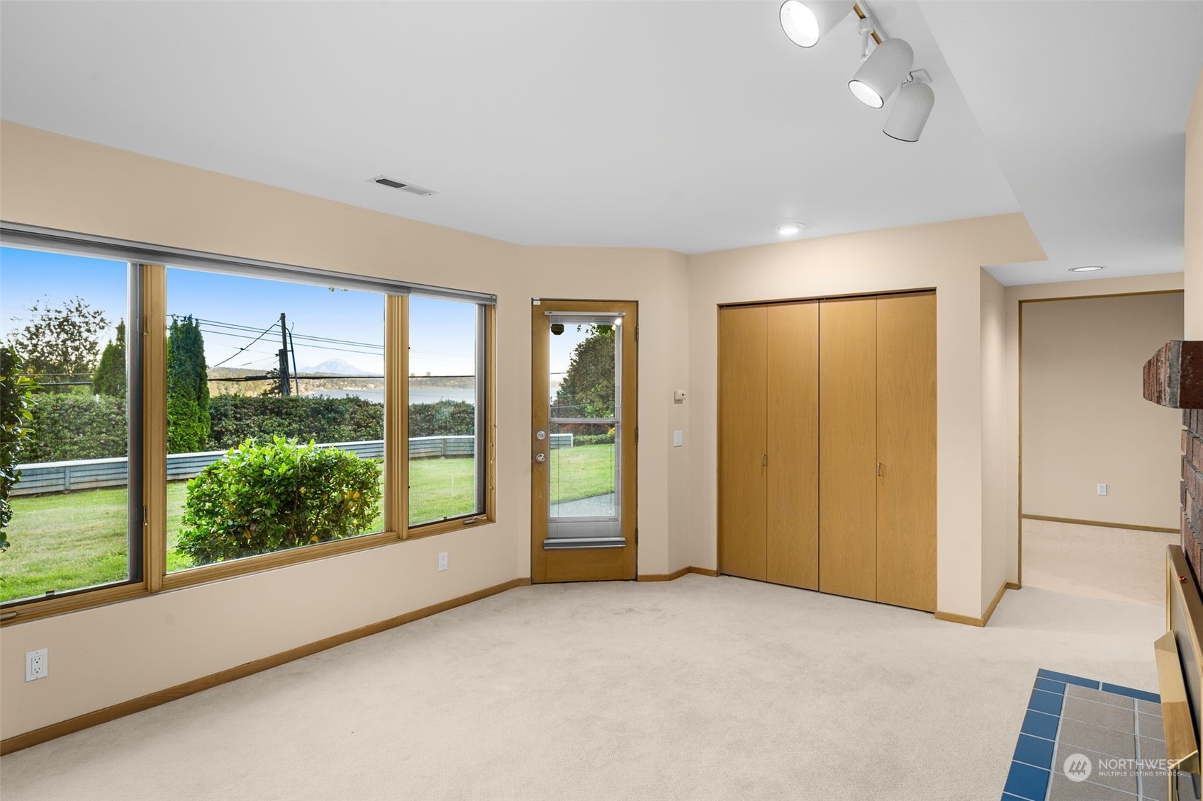 8538 NE Juanita Drive