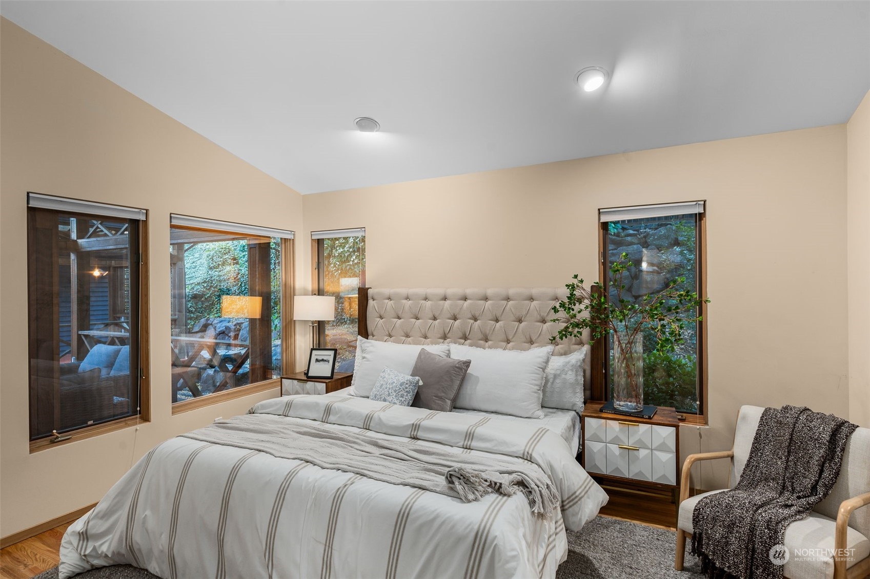 8538 NE Juanita Drive