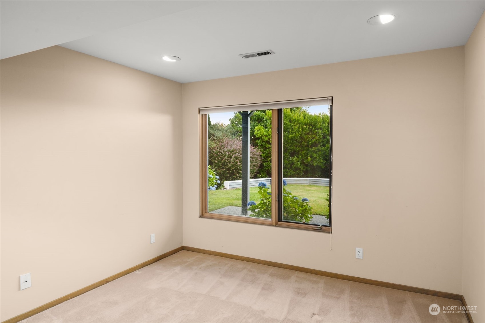 8538 NE Juanita Drive