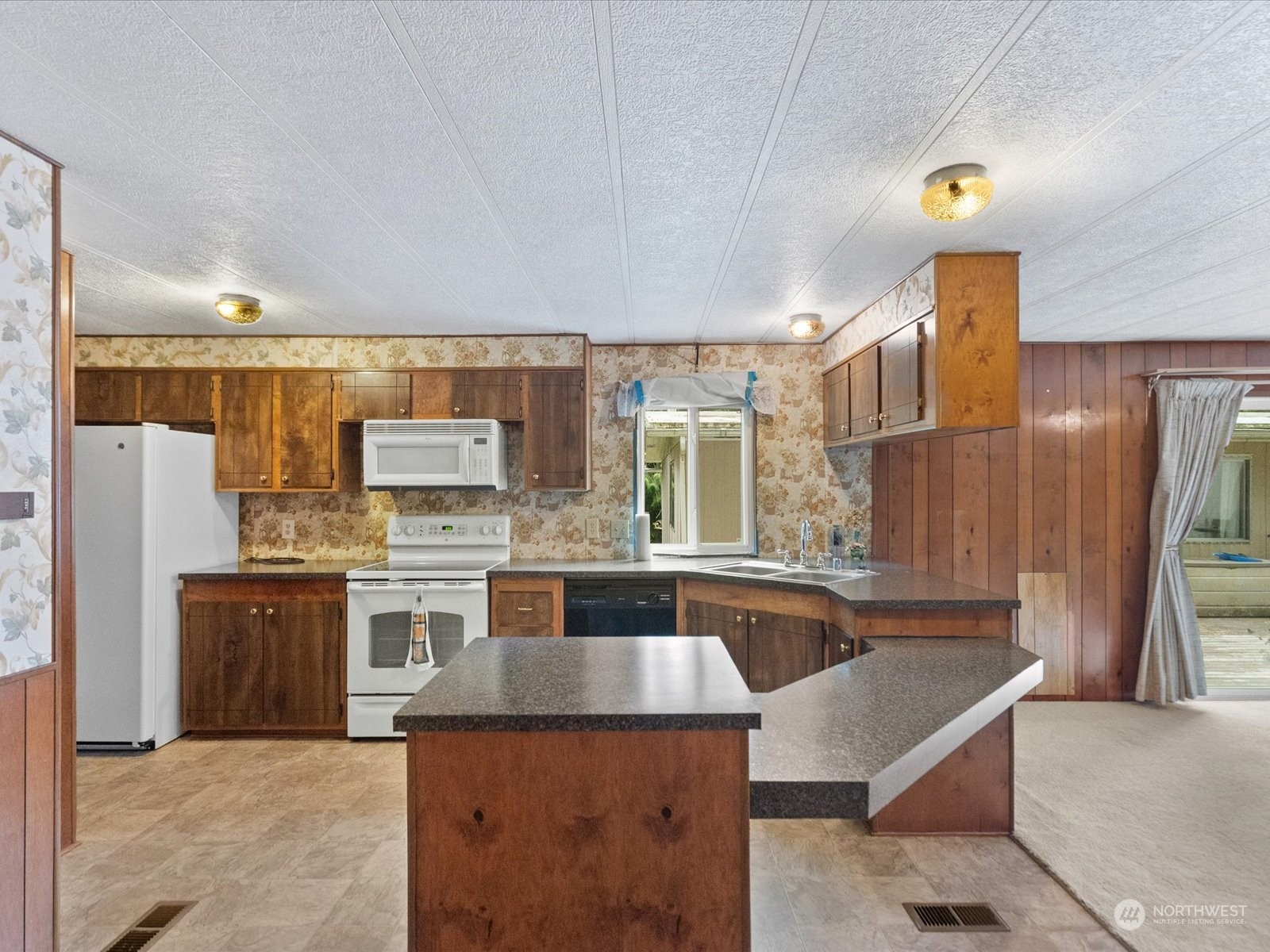 22429 Echo Lake Road