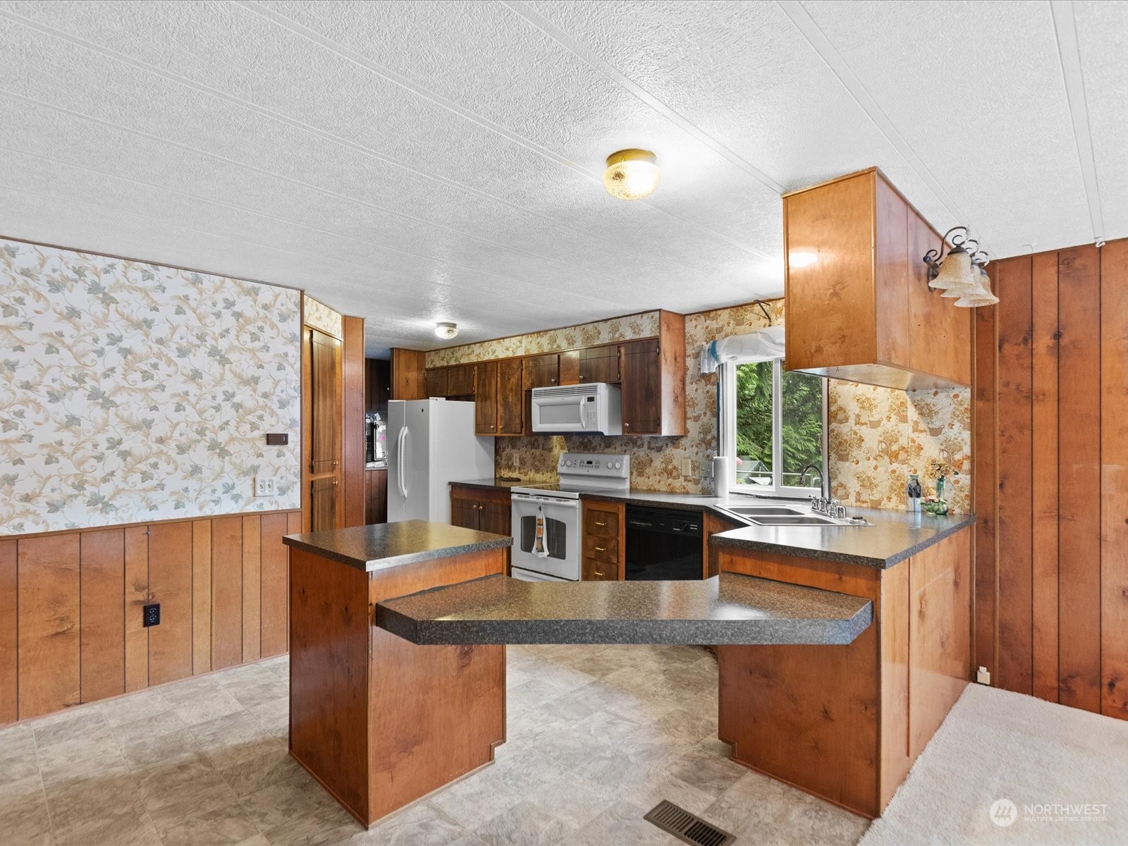 22429 Echo Lake Road