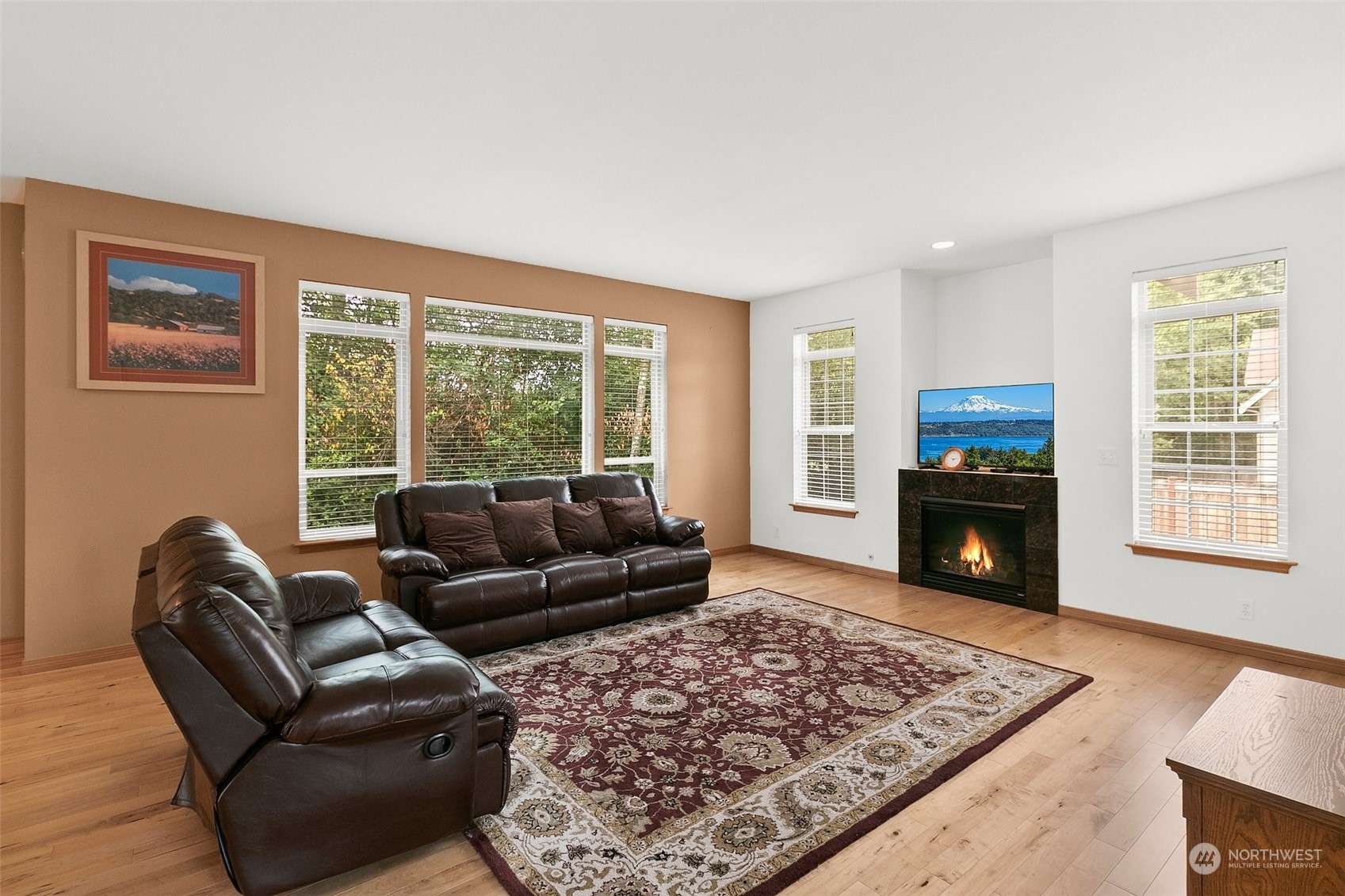 1890 Redwood Drive