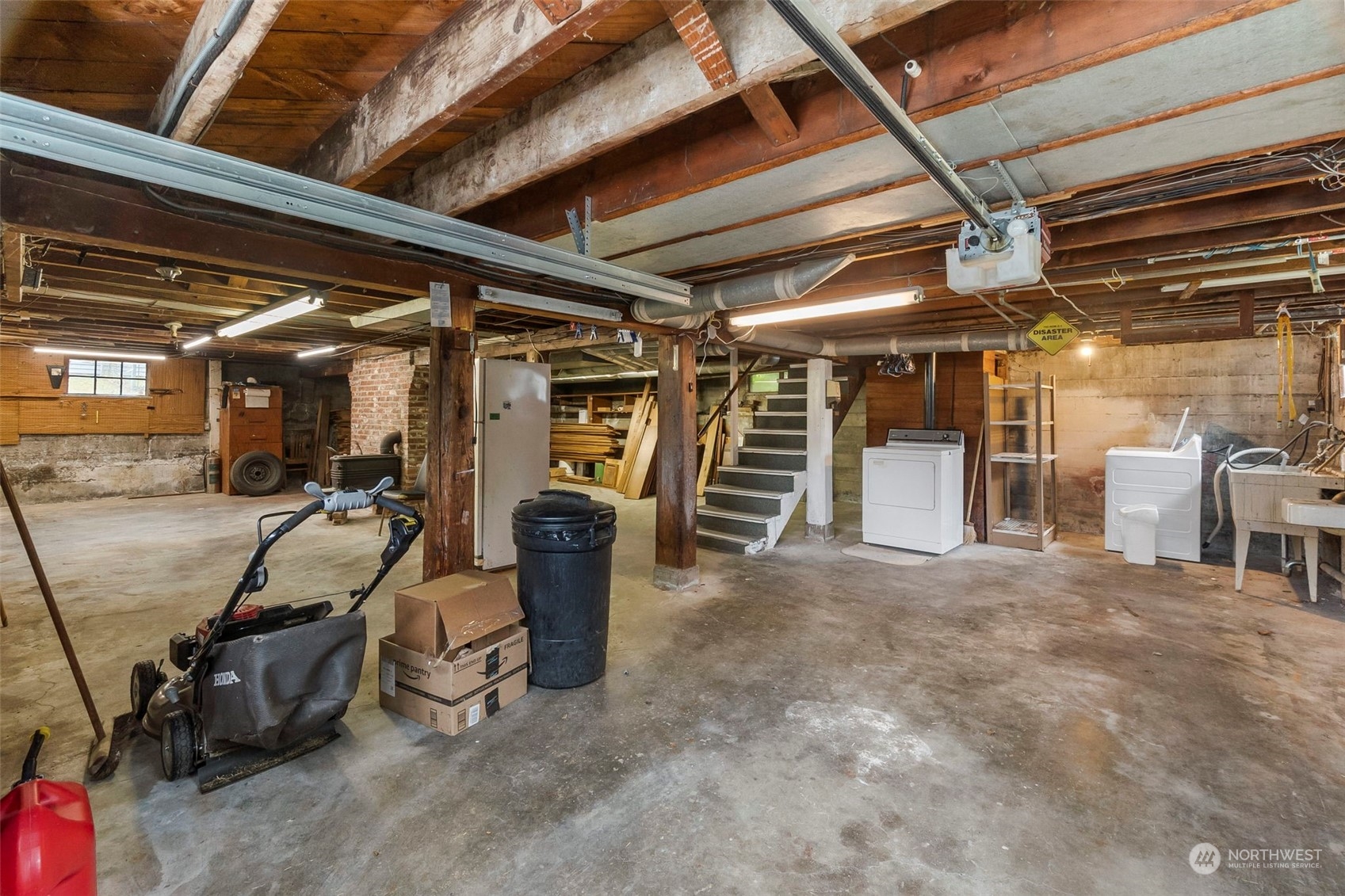 1608 Don Street