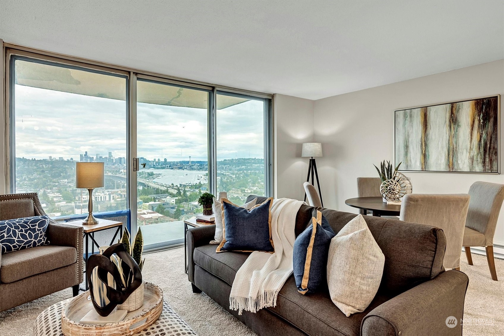 4540 8th Avenue NE Unit: 2001