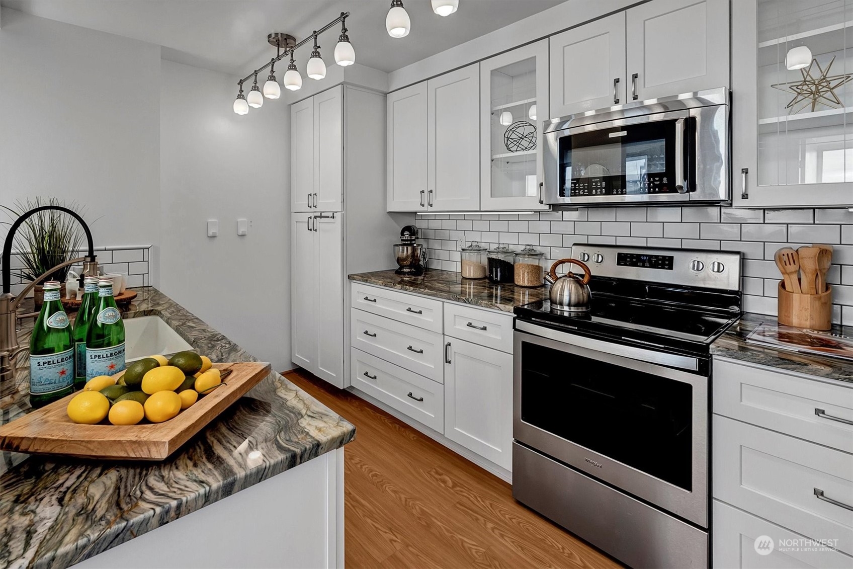 4540 8th Avenue NE Unit: 2001
