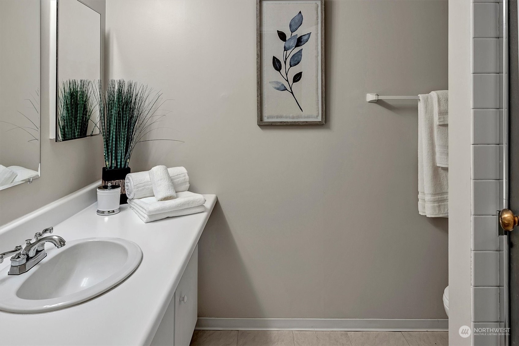 4540 8th Avenue NE Unit: 2001