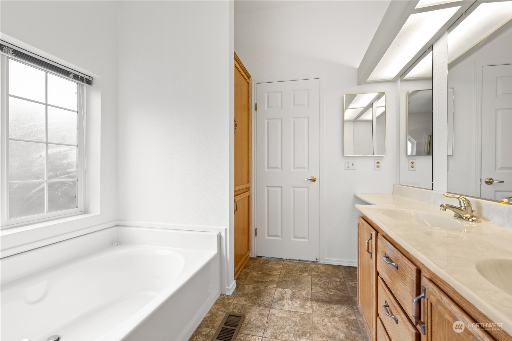 14616 44th Avenue NW Unit: 135