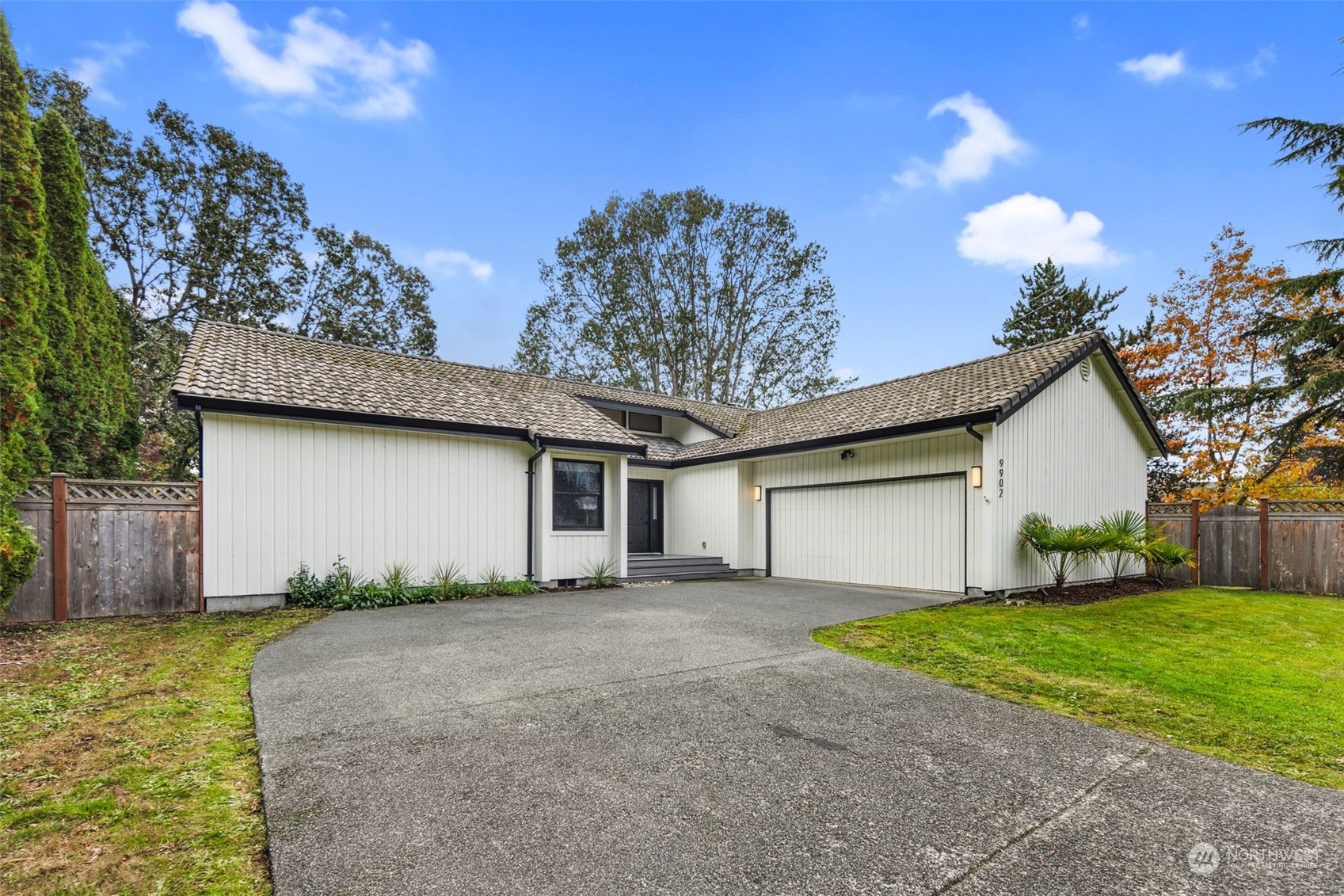 9902 Zircon Drive SW