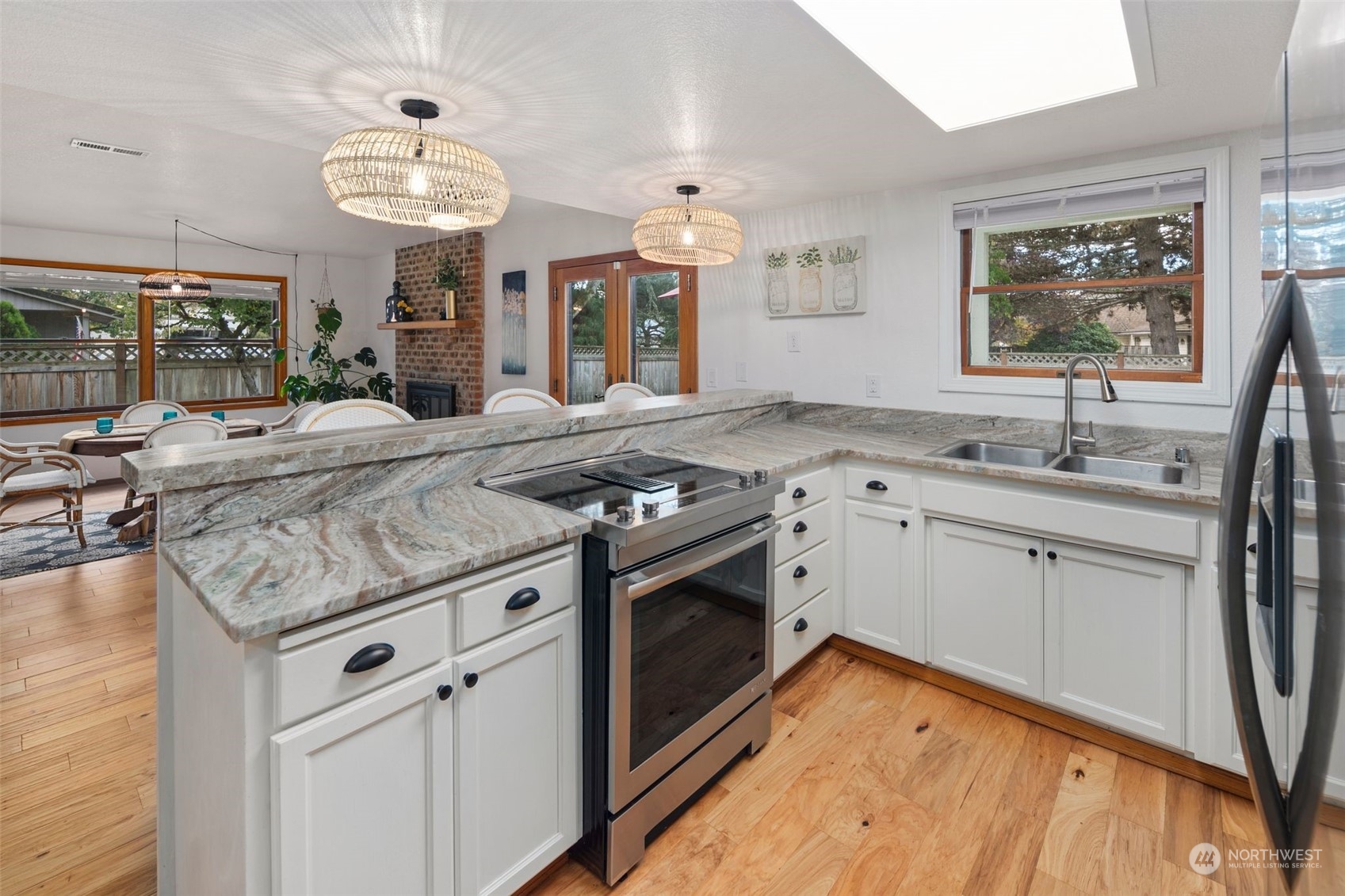 9902 Zircon Drive SW