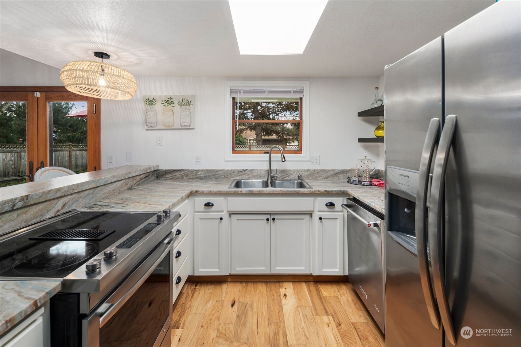 9902 Zircon Drive SW