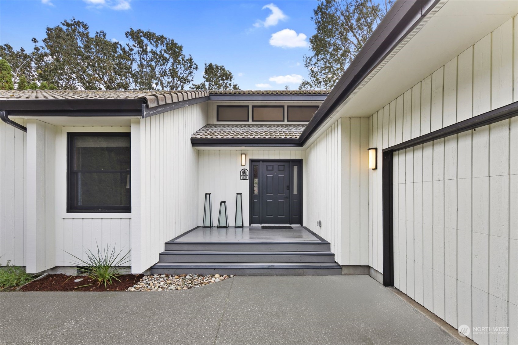 9902 Zircon Drive SW