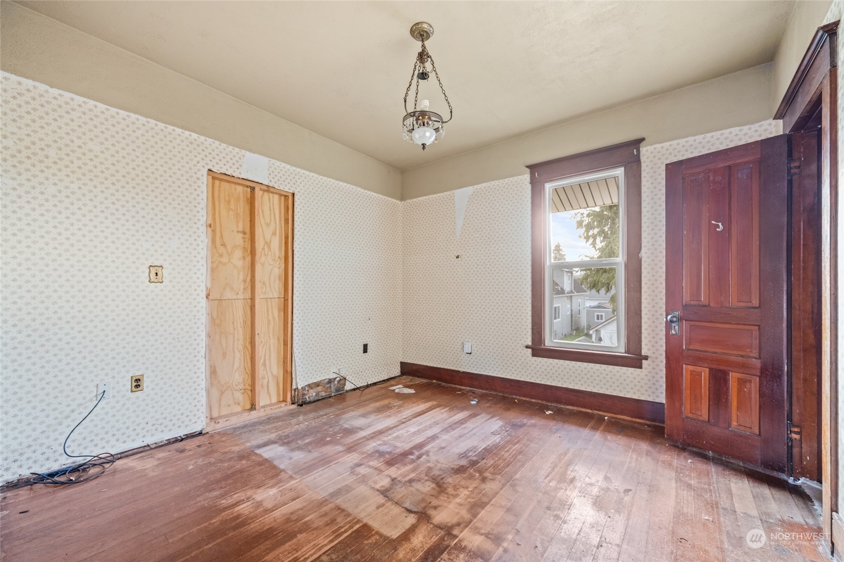 817 NW Folsom Street