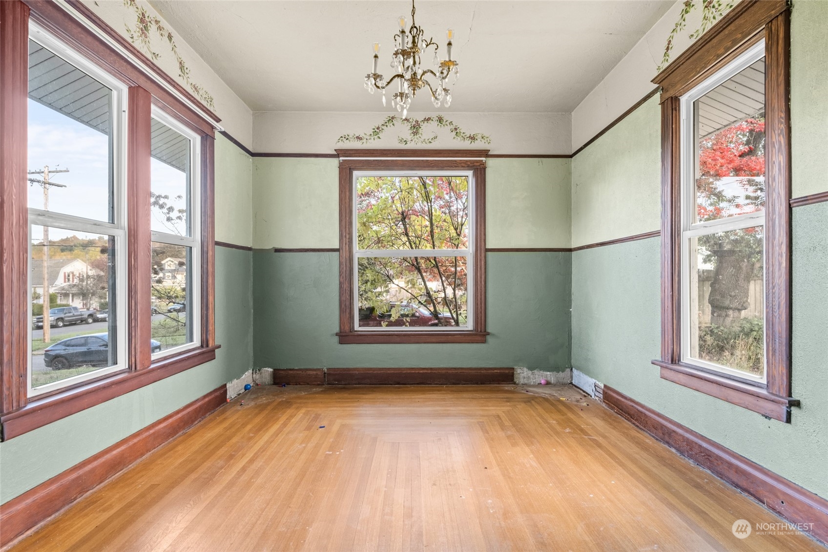 817 NW Folsom Street