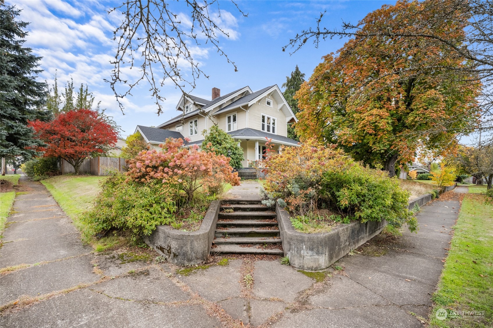 817 NW Folsom Street