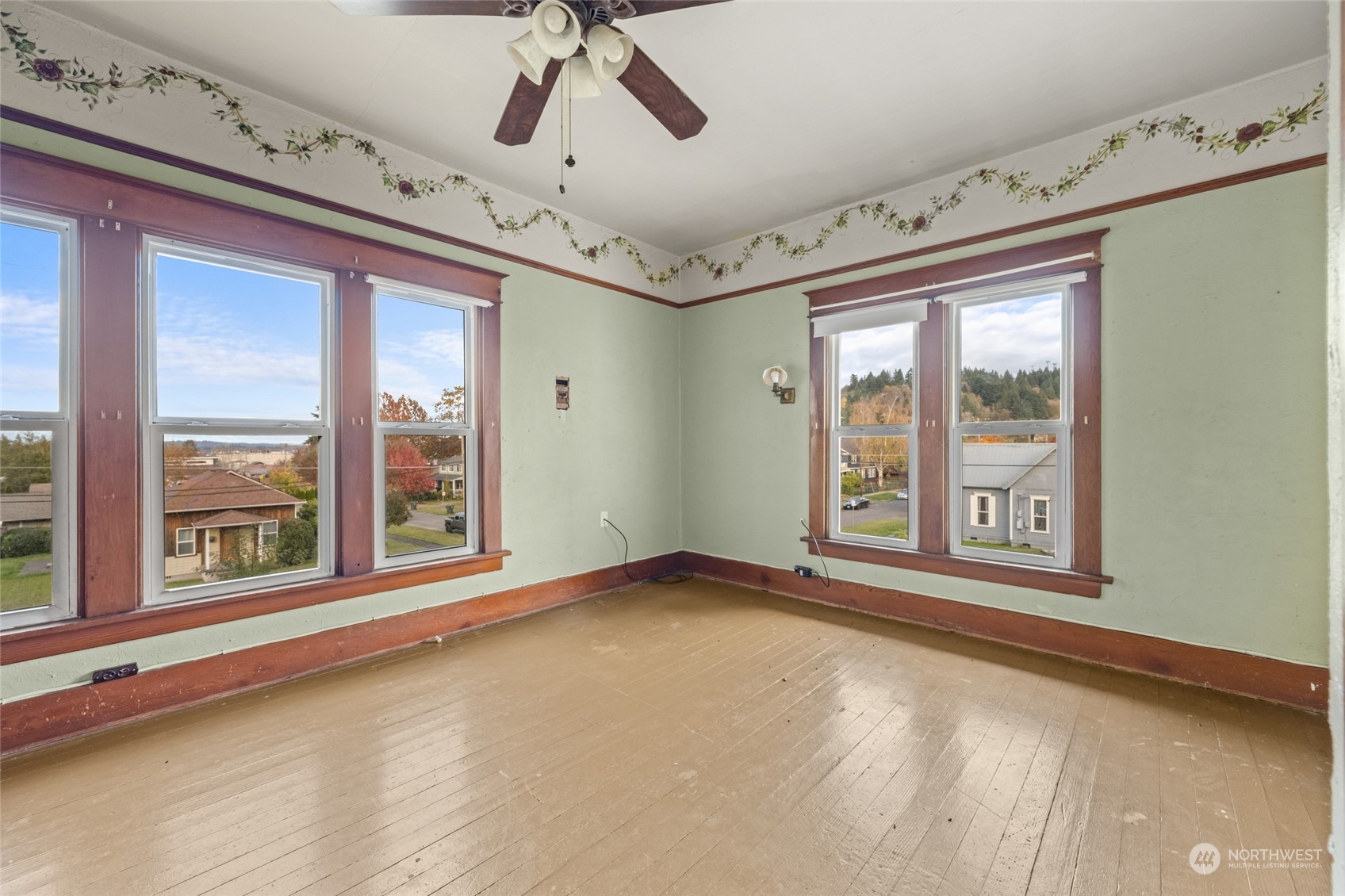817 NW Folsom Street