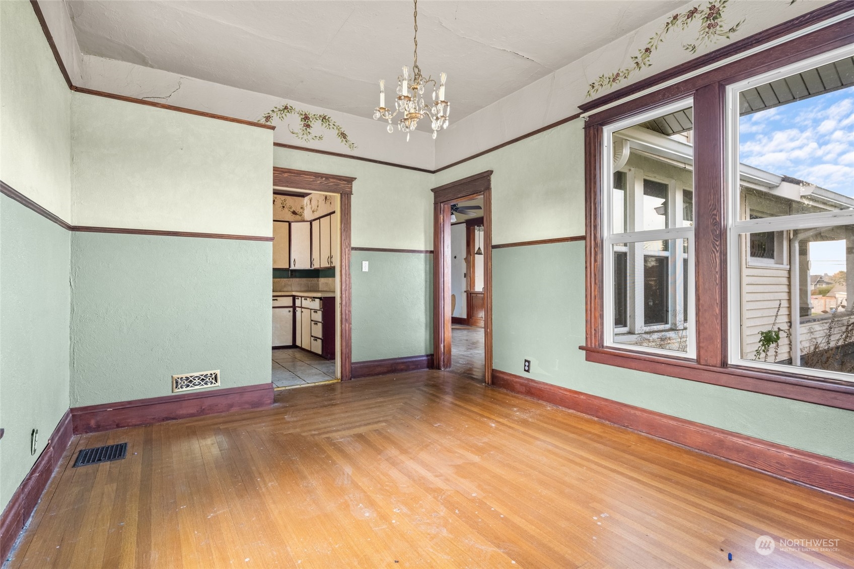 817 NW Folsom Street