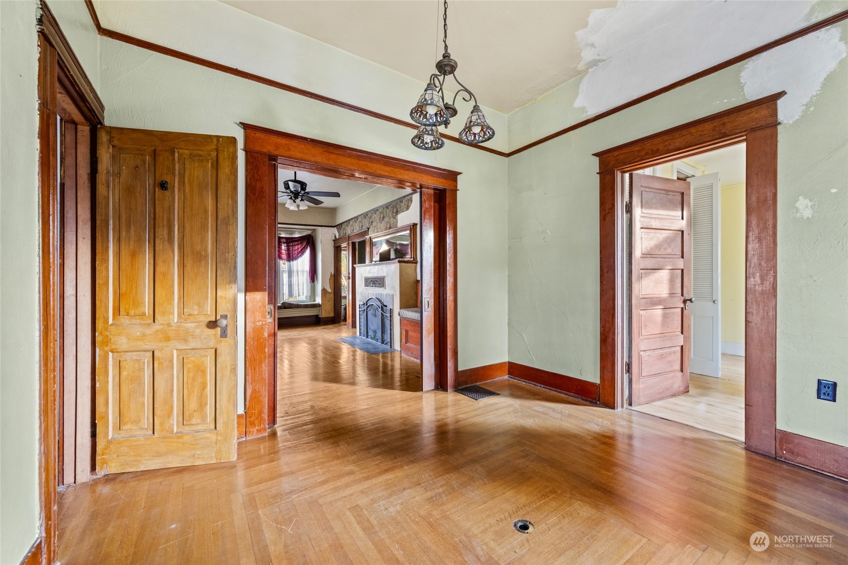 817 NW Folsom Street