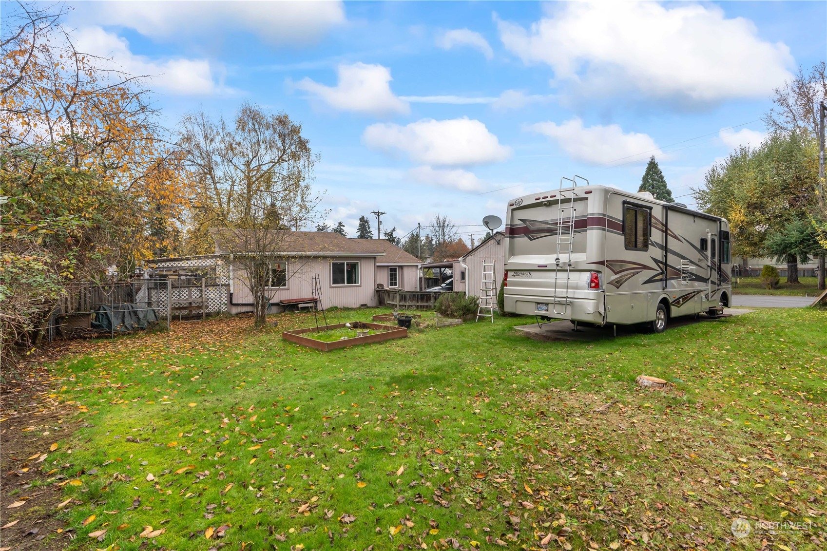 10301 Golden Givens Road E