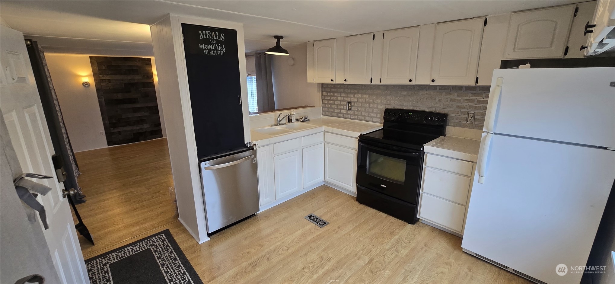 819 E 204th Street E Unit: 20
