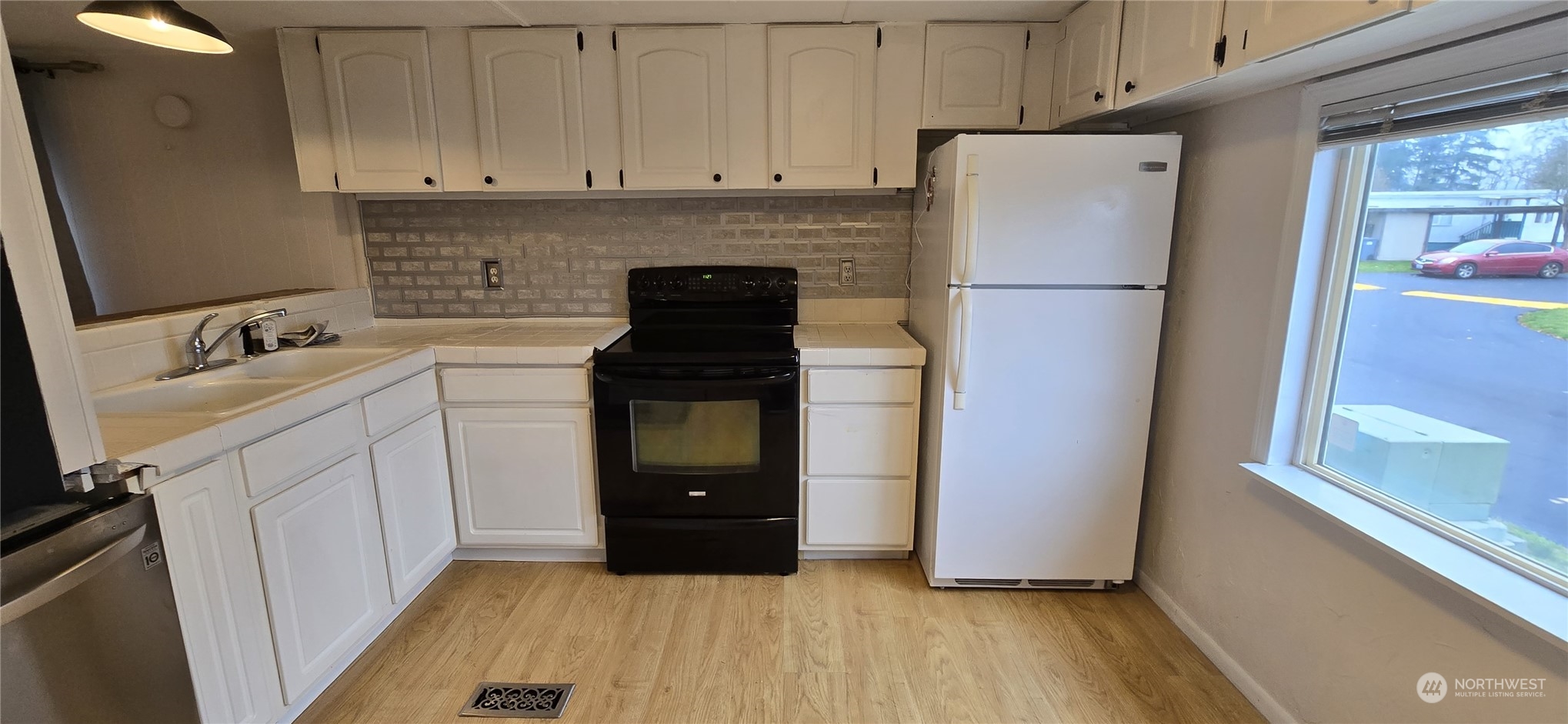 819 E 204th Street E Unit: 20