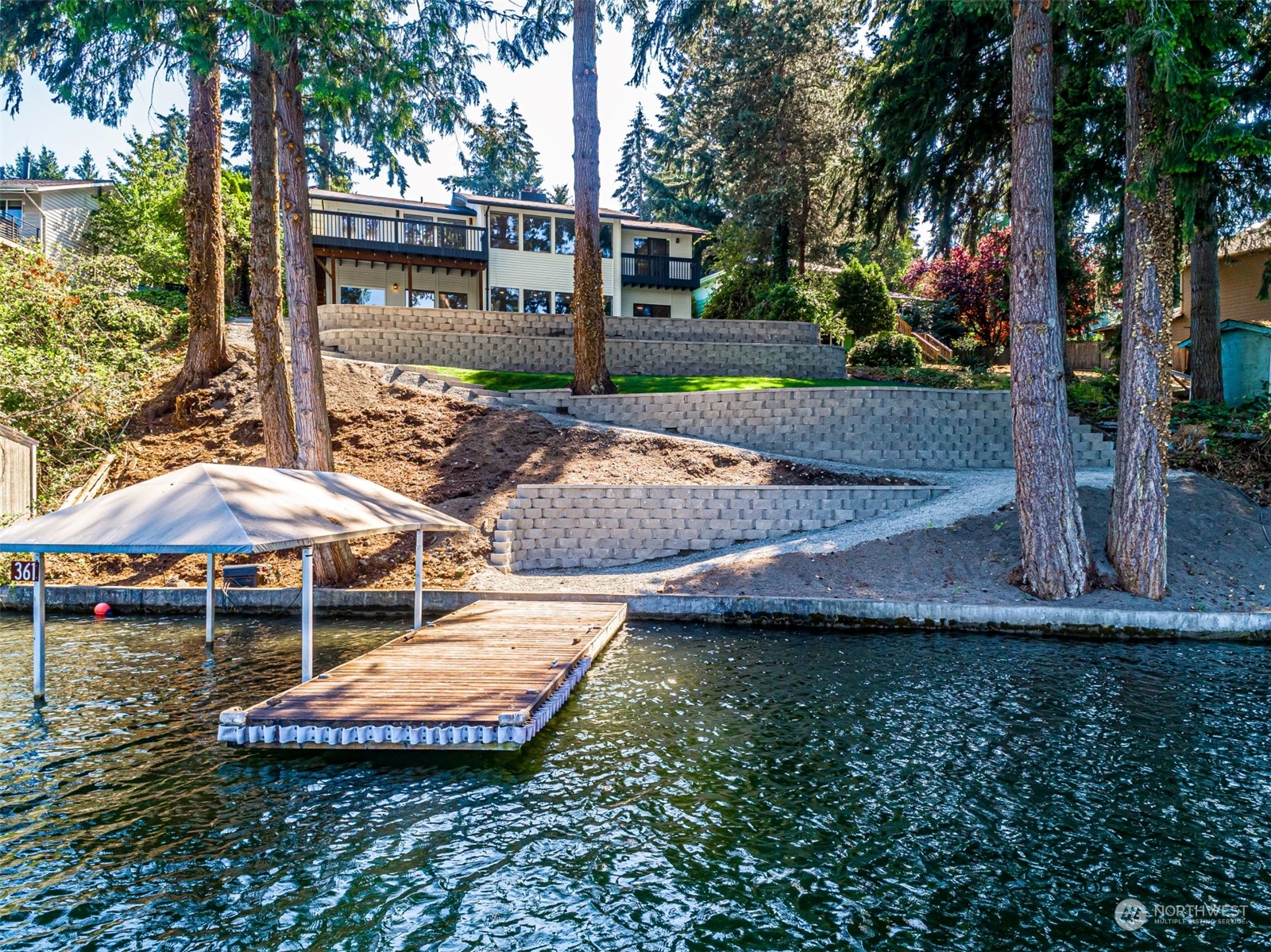 3521 Lakeridge Drive E