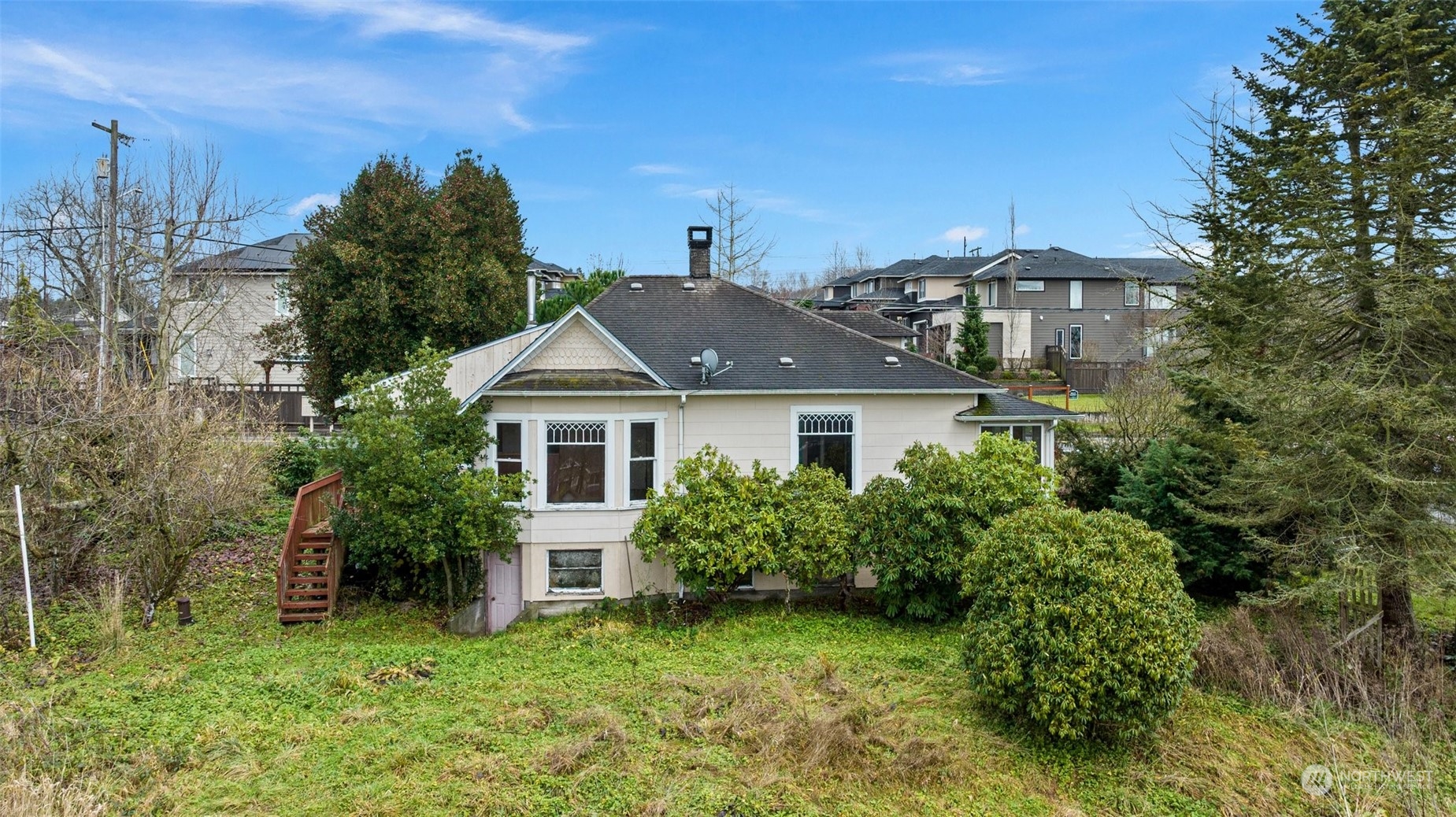 914 79th Ave SE