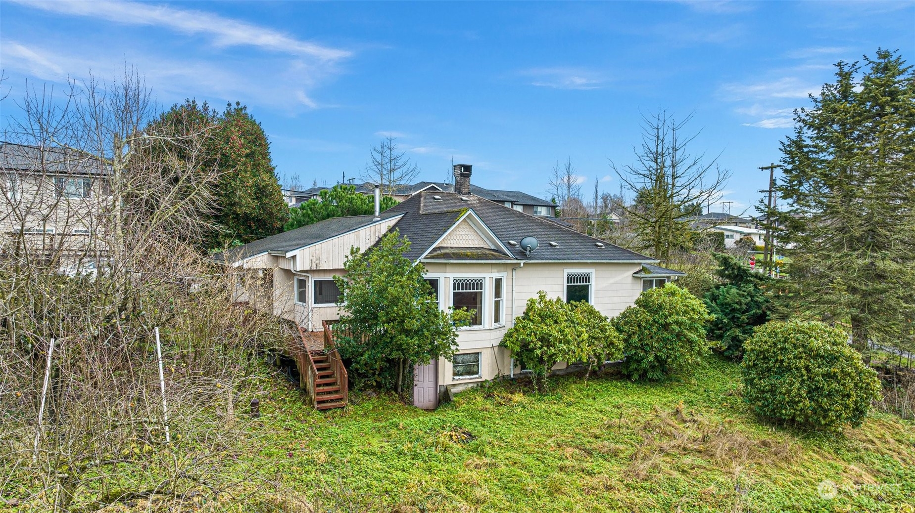 914 79th Ave SE