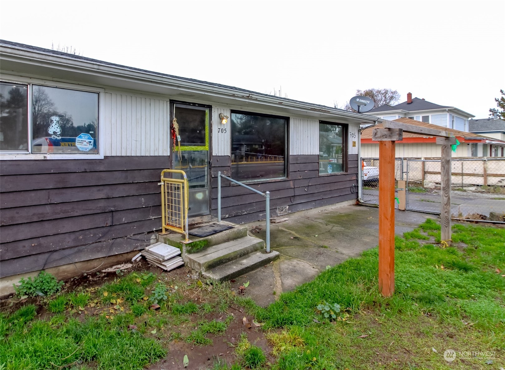 705 4th Avenue N