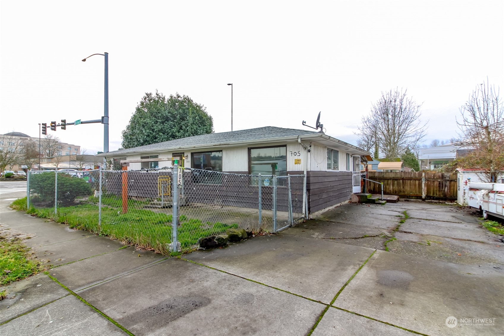 705 4th Avenue N