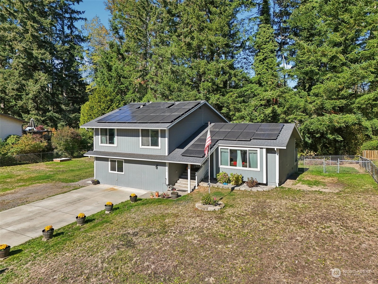 2826 NE Fernwood Court