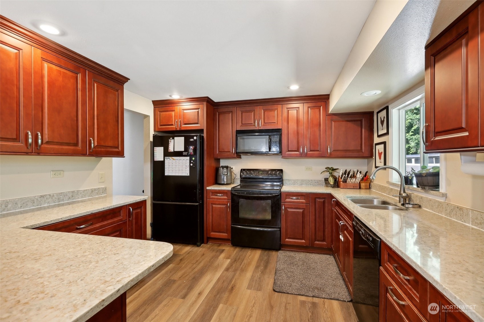 2826 NE Fernwood Court