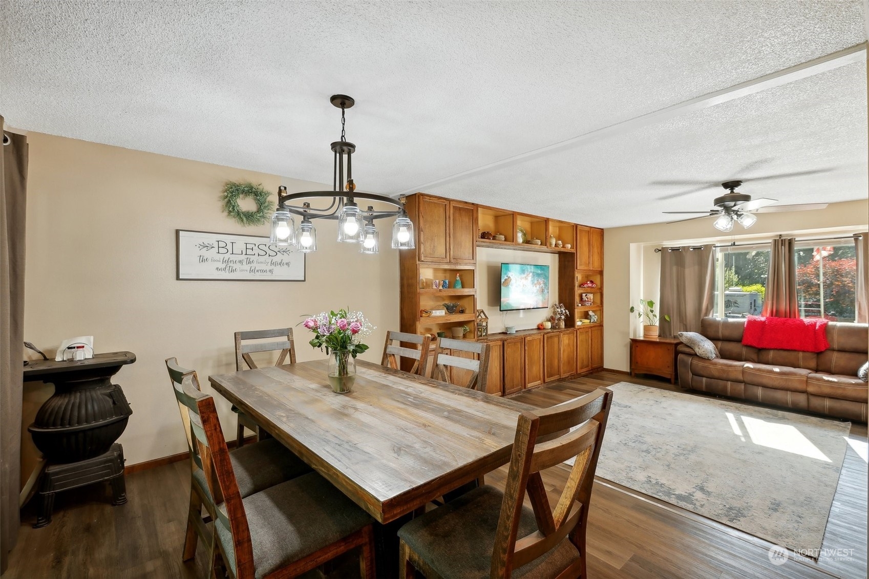 2826 NE Fernwood Court