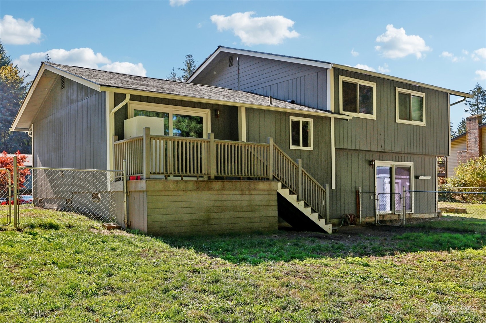 2826 NE Fernwood Court