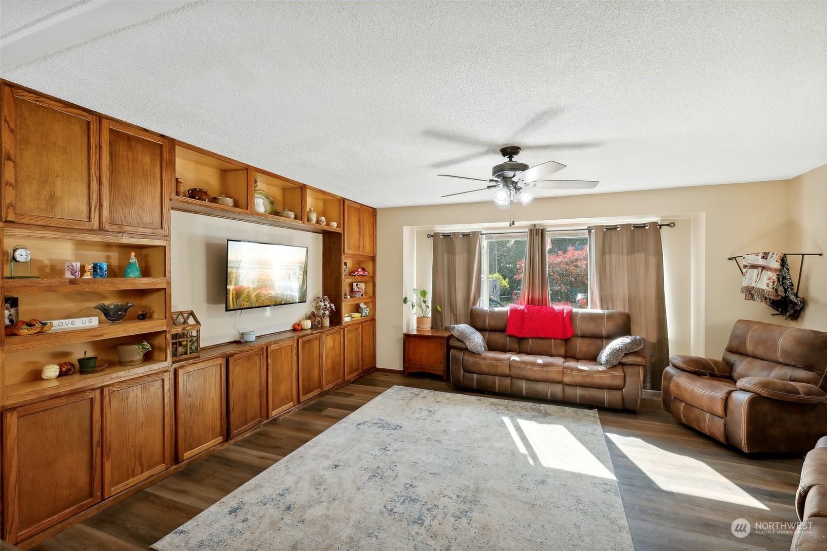 2826 NE Fernwood Court