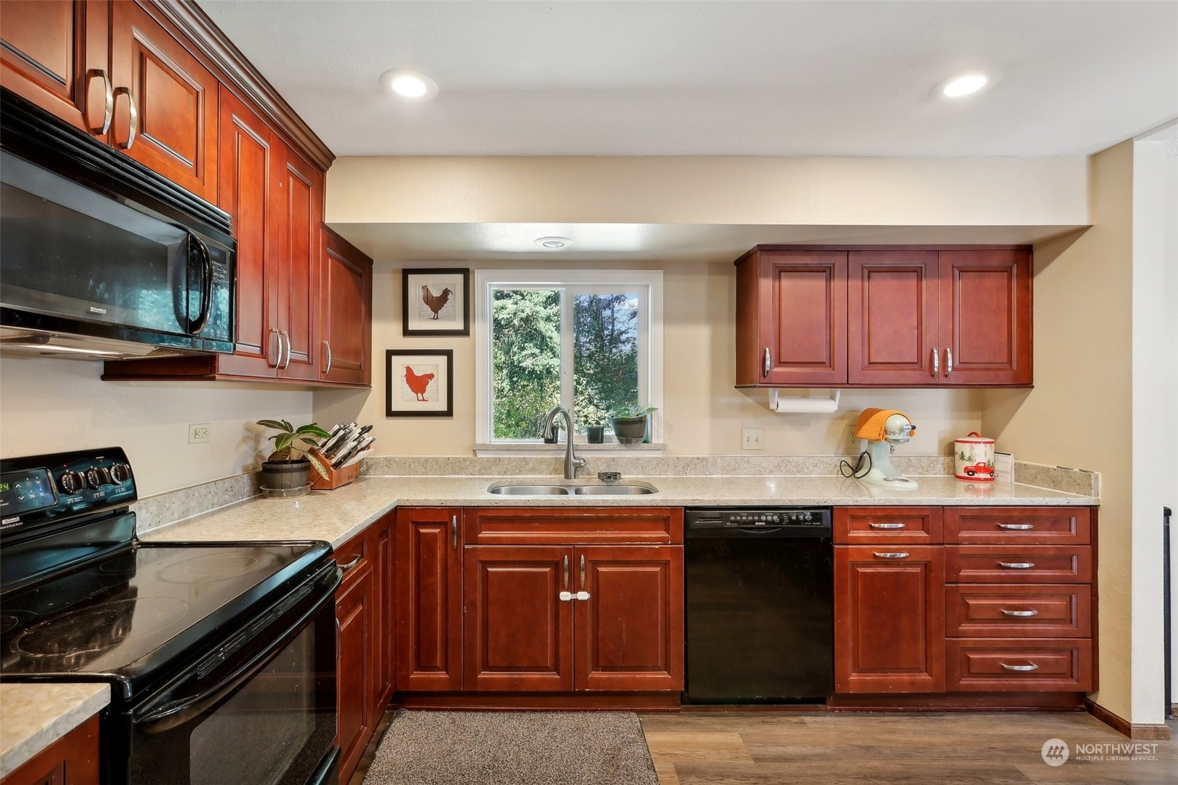 2826 NE Fernwood Court